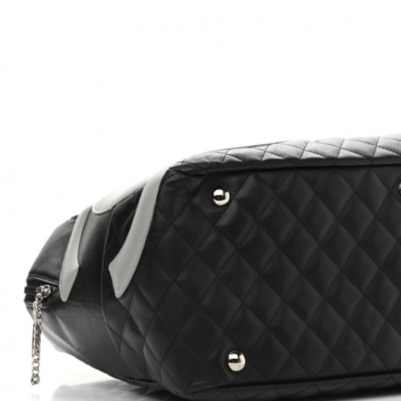 CHANEL Calfskin Quilted Large Cambon Bag in Black with CC in Gray - Picture 6 of 10